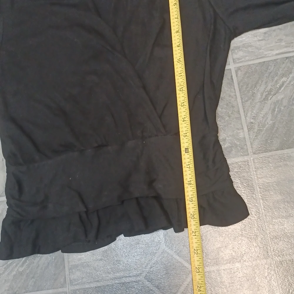 BANANA REPUBIC SIZE M Elegant Black Wrap Top - Picture 10 of 11